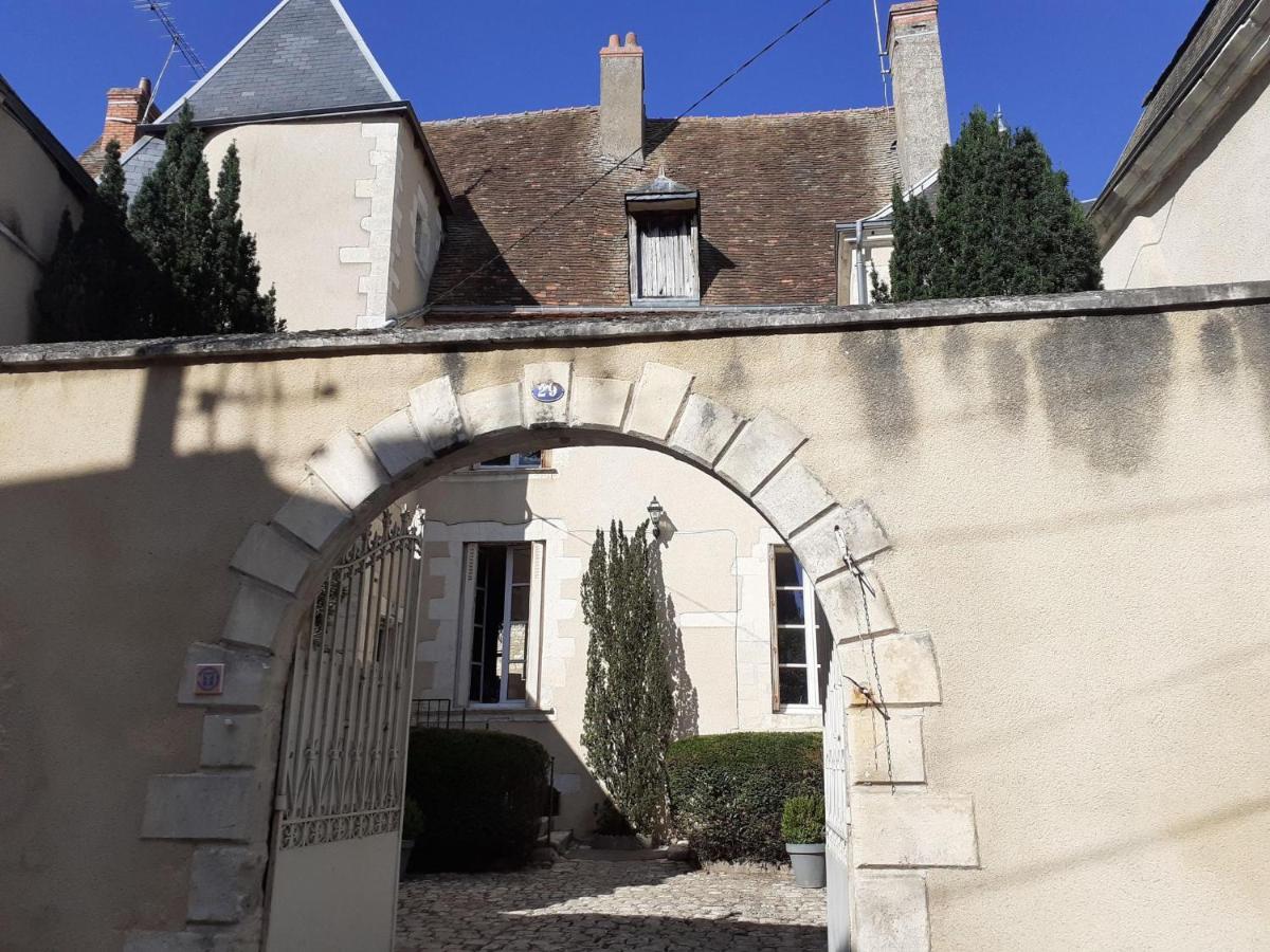 Le Logis De Saint Cyr Aparthotel Issoudun Εξωτερικό φωτογραφία