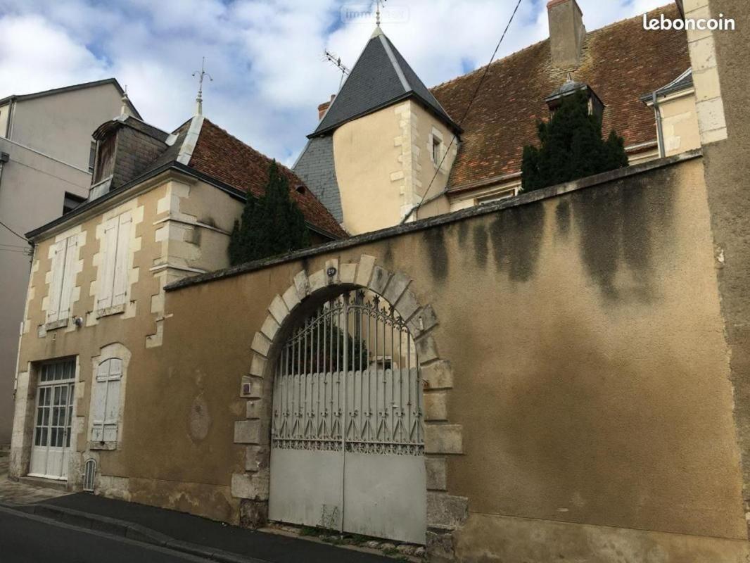 Le Logis De Saint Cyr Aparthotel Issoudun Εξωτερικό φωτογραφία