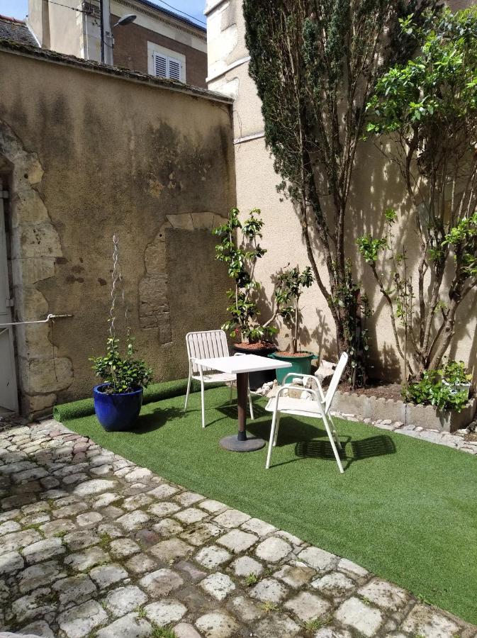 Le Logis De Saint Cyr Aparthotel Issoudun Εξωτερικό φωτογραφία